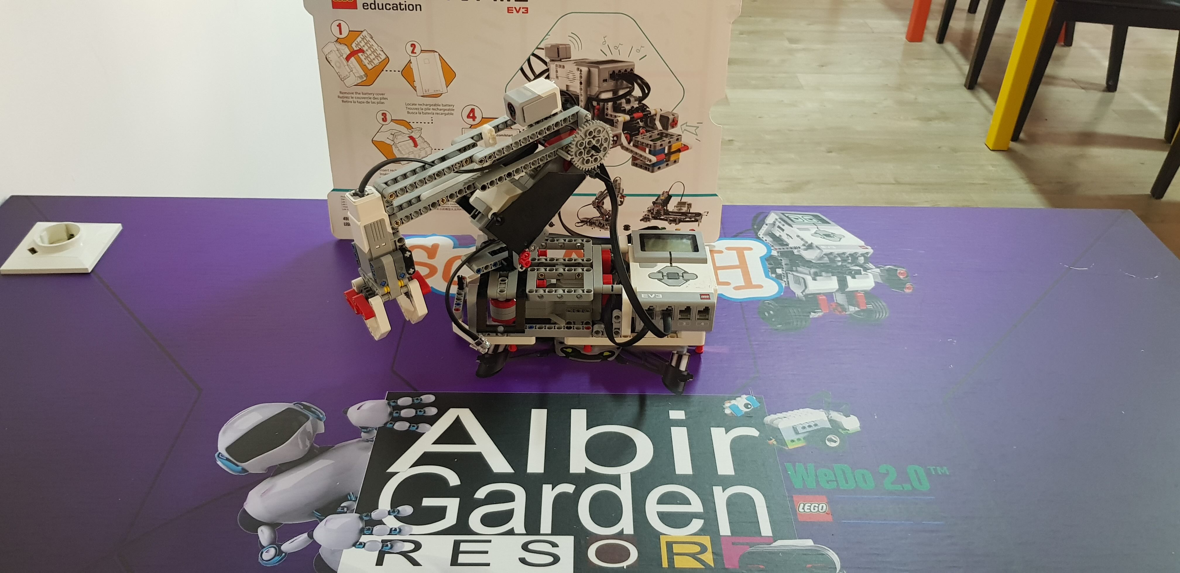 Robot LEGO