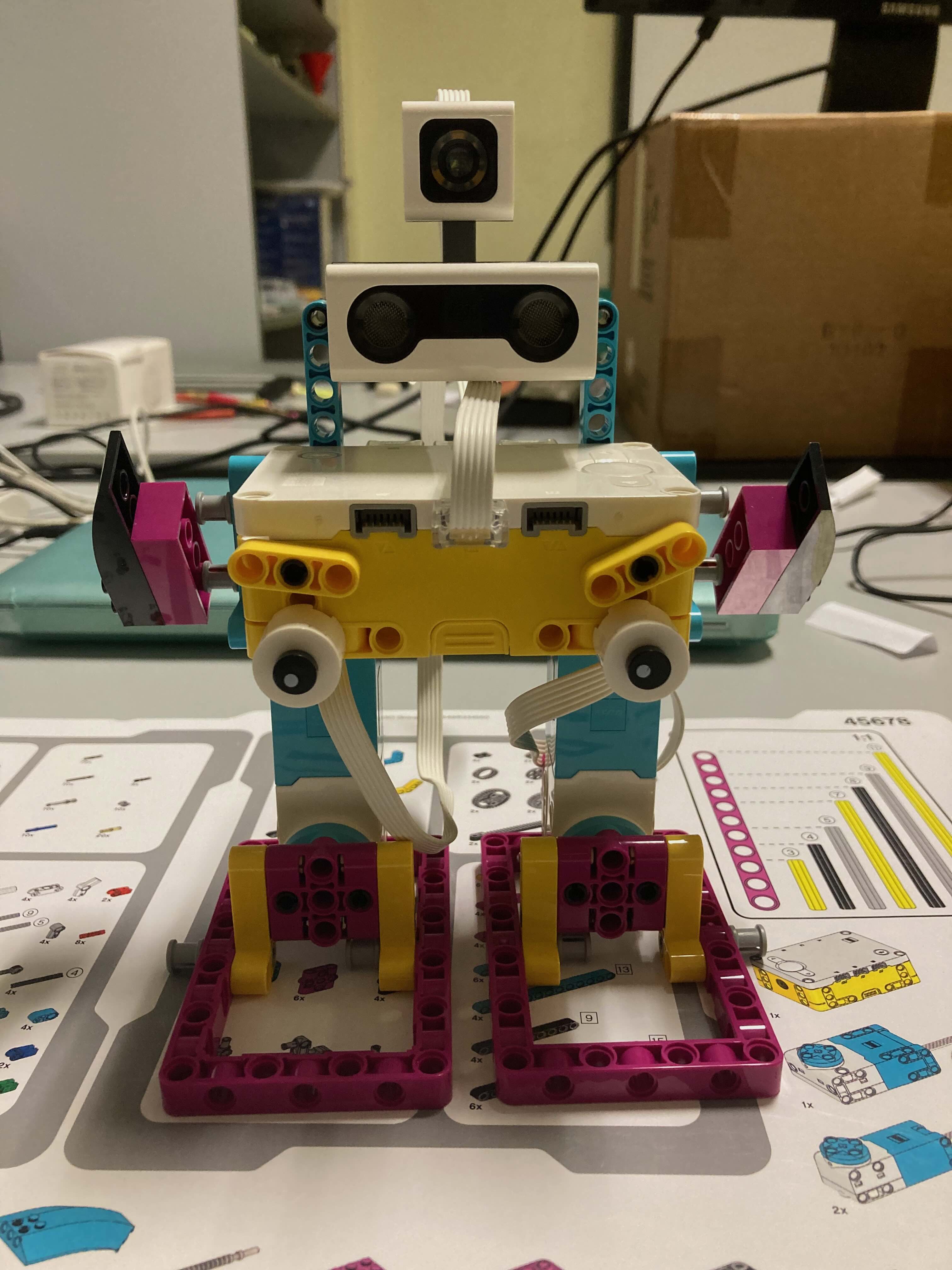 Robot LEGO